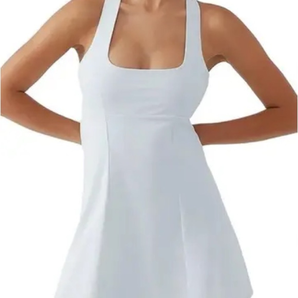 Elegant White Sleeveless Dress